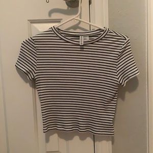 Super cute crop top from H&M! Only worn once.